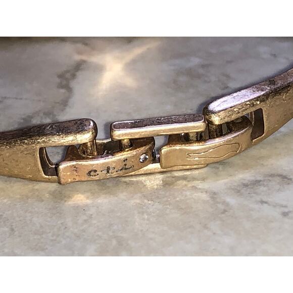 Chloe + Isabel Vintage Rose Garden Floral Hinged Bracelet - B107 - Picture 3 of 4